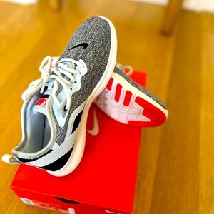 Nike Women’s Flex Trainer, 6.5, New